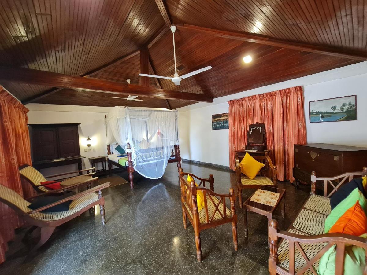Star Beach Guest House Negombo Esterno foto