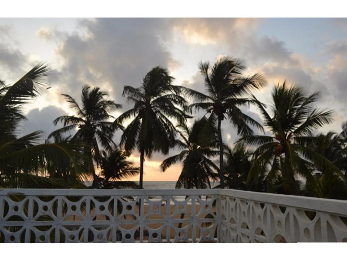 Star Beach Guest House Negombo Esterno foto
