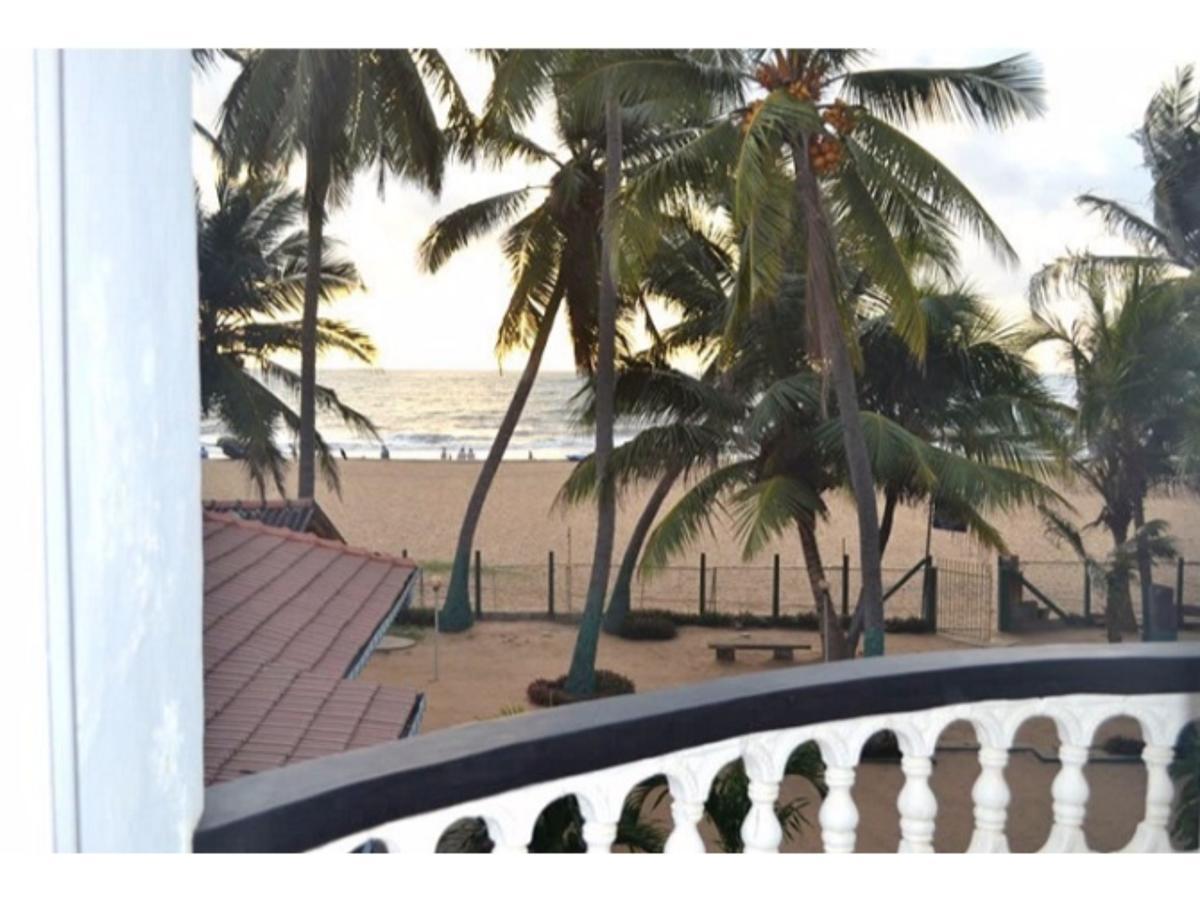 Star Beach Guest House Negombo Esterno foto
