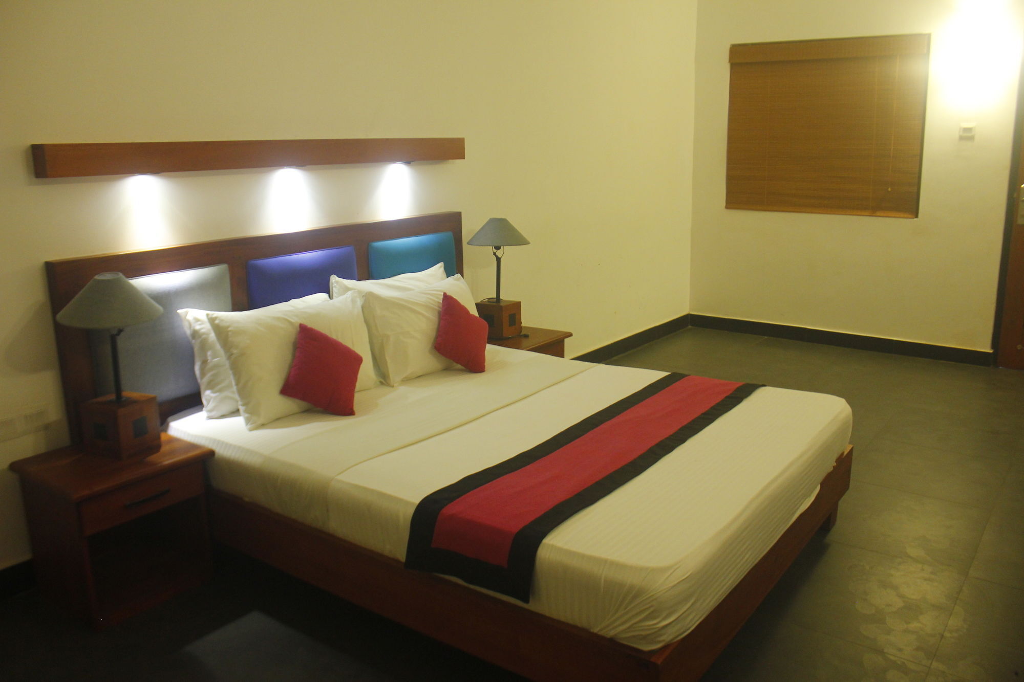 Star Beach Guest House Negombo Esterno foto