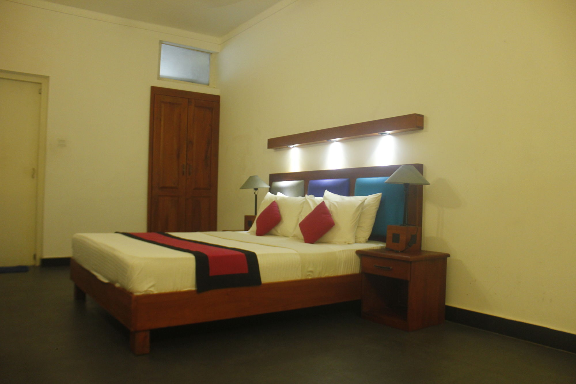 Star Beach Guest House Negombo Esterno foto