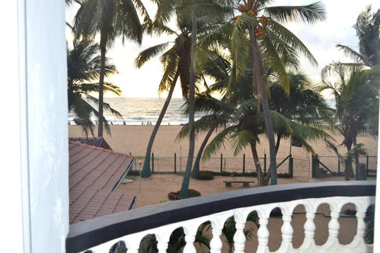 Star Beach Guest House Negombo Esterno foto