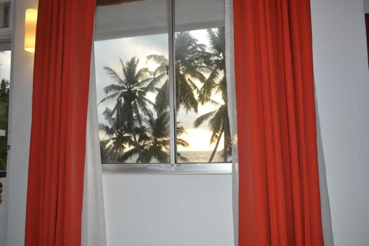 Star Beach Guest House Negombo Esterno foto