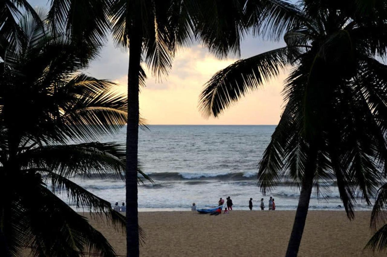 Star Beach Guest House Negombo Esterno foto