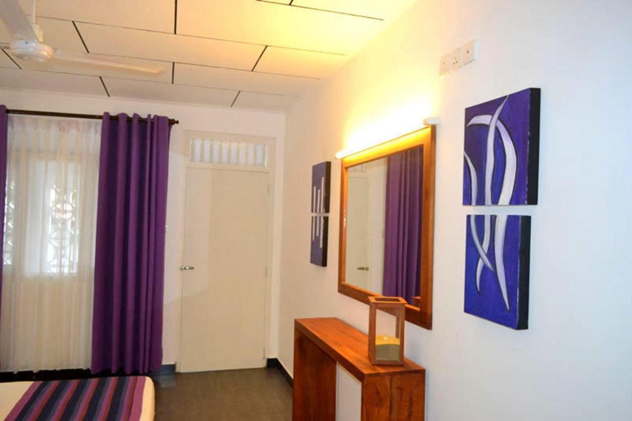 Star Beach Guest House Negombo Esterno foto